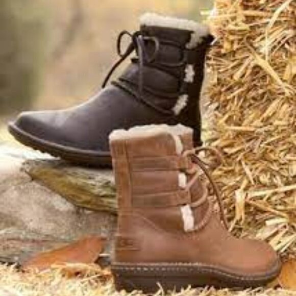 UGG Caspia Woman Boots Size 7 - Picture 1 of 10